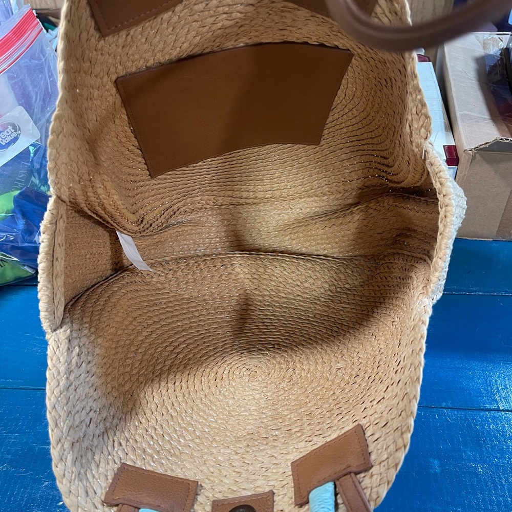 Straw Purse - Picture 3 of 3